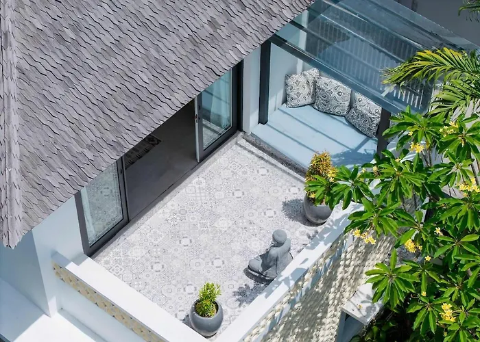 Meya 3 Bedroom In Villa Seminyak